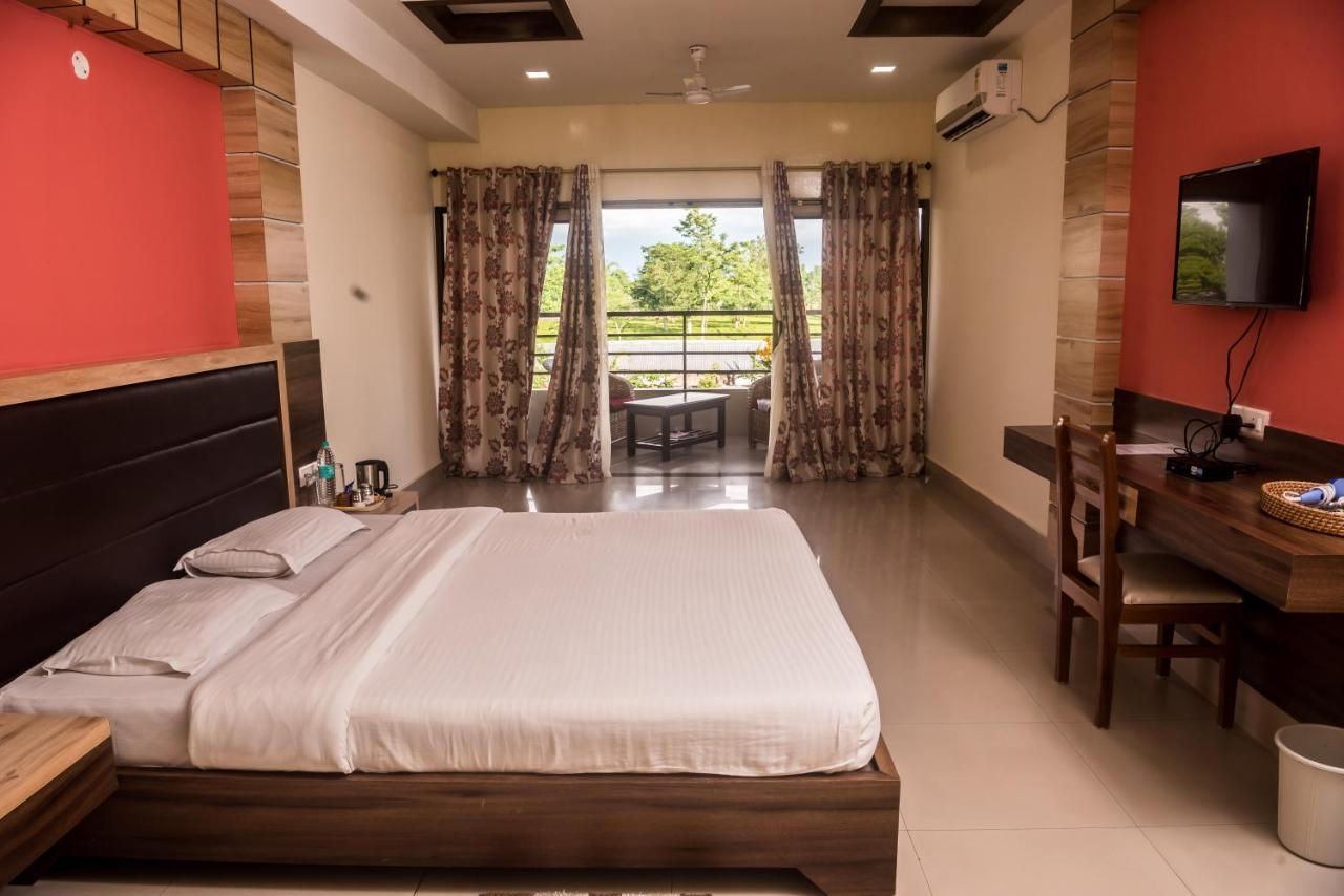 Hotel Aatreyee Dibrugarh Exterior foto